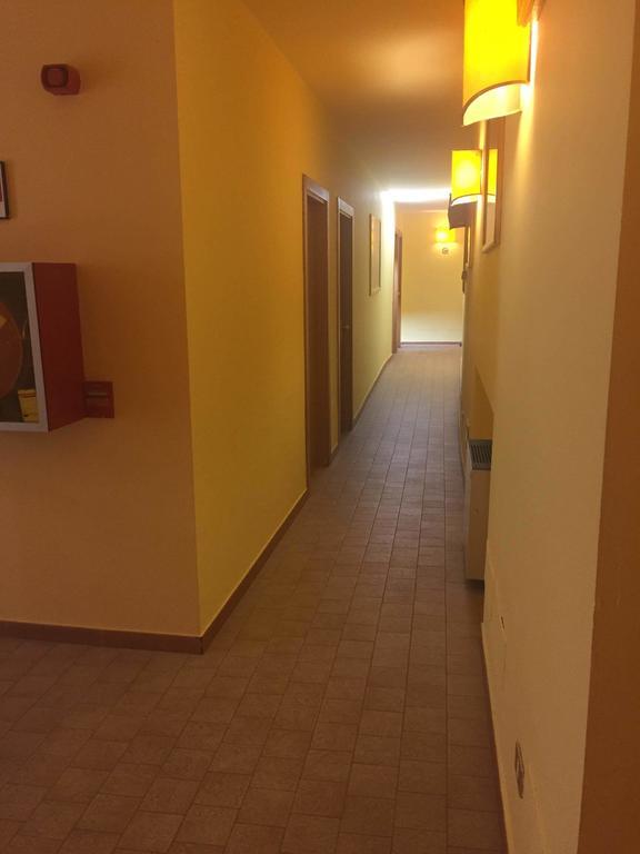 Hotel Ascot Binasco Eksteriør billede